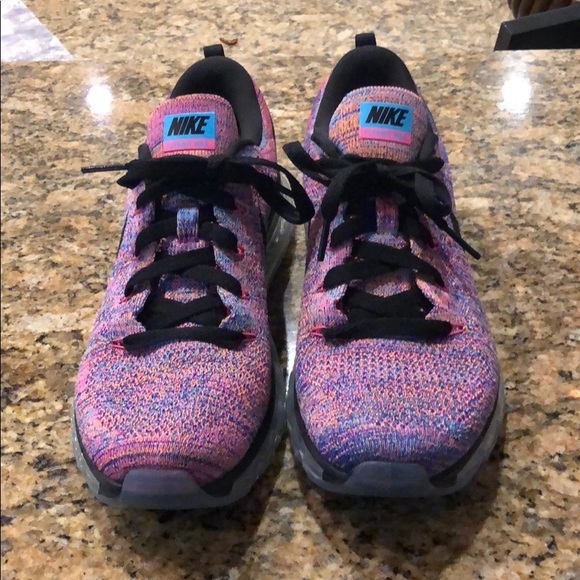 Nike Shoes - Nike Air Max